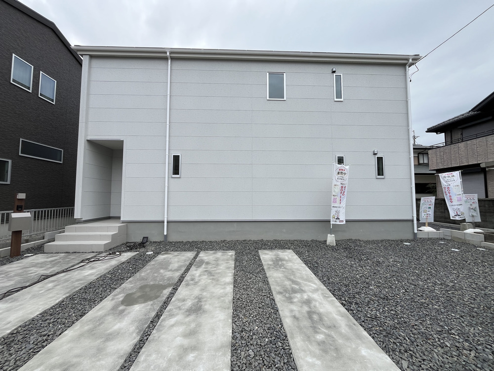 【鈴鹿市東磯山】コンクリート打ちっぱなし風の長期優良住宅、自由見学会開催のお知らせ♪